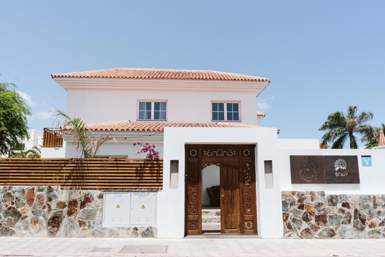 Dreamsea Surf House Fuerteventura Hostel คอร์ราเลโฮ ภายนอก รูปภาพ